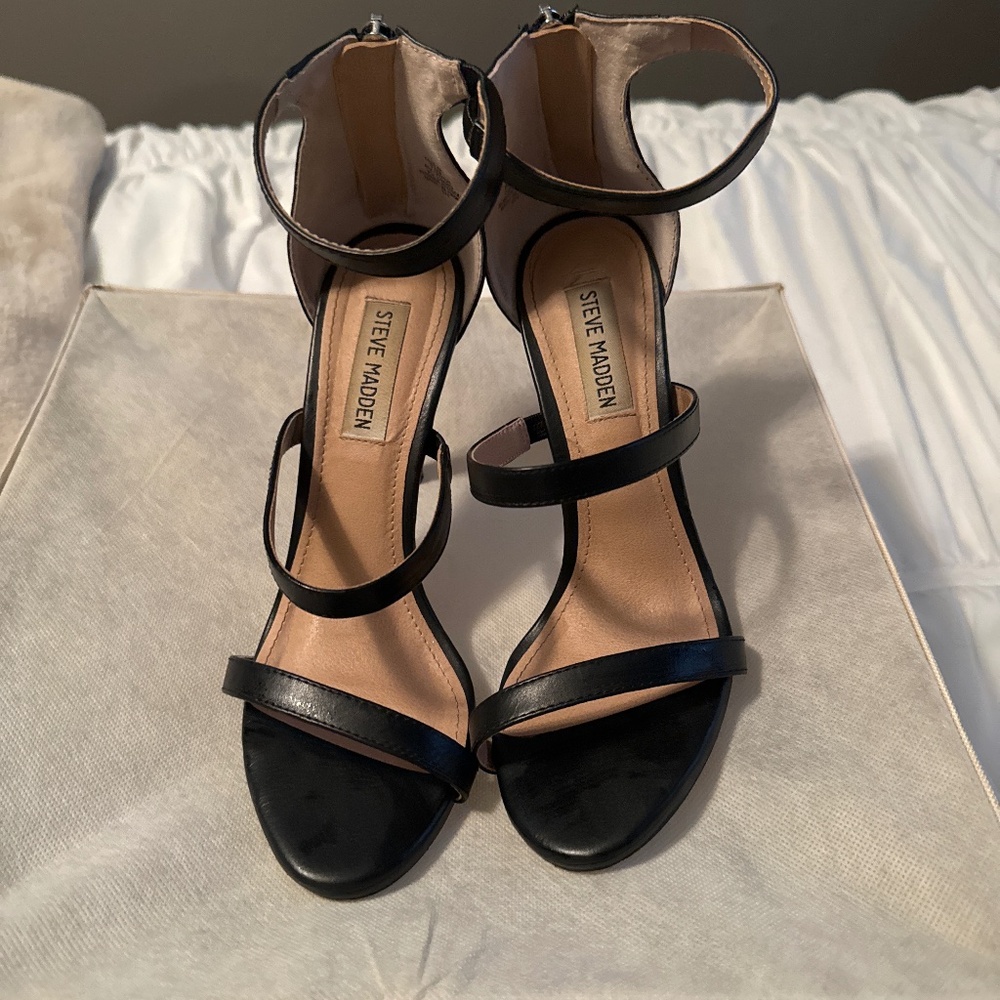 Steve Madden Heeled Sandal with zipper back